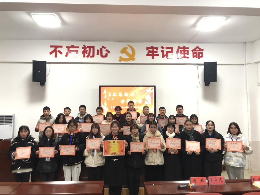 获奖学生合影.jpg