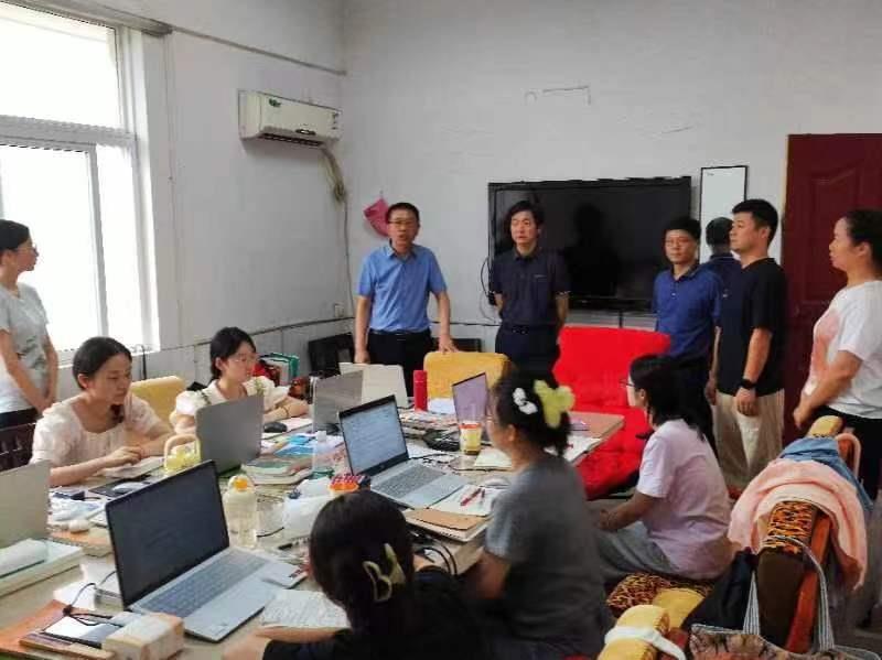 副经理付高勤带队看望太阳网集团tcy8722留校备赛学子.jpg